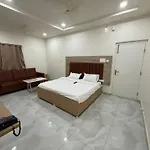 Hotel Vaarahi Chanda Nagar, Near Hitech City