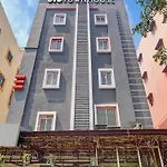 Super Townhouse Rcc Park View Inn