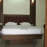 Hotel Golden Point Residency