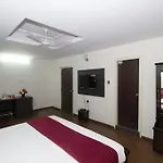 Oyo 4183 Apartment Queens Court
