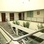Capital O 9960 Hotel Grand Himayat