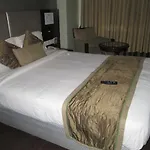 Green Leaves Hotel