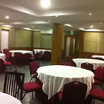 Oyster Airport Hotel