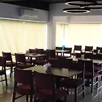 Oyster Airport Hotel