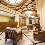 Hotel Hollyhock