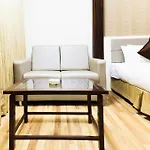 Zo Rooms Lakdi Ka Pul X Road