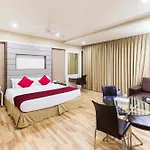 Zo Rooms Lakdi Ka Pul X Road