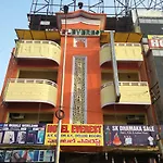 Hotel Everest