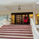 Royal Reve Hotel