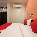 Oyo 15753 Vishnu Priya Residency