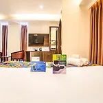 Fabhotel Prowell Crown