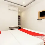 Oyo 26270 Hotel 21 Avenue