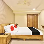 Capital O 15079 Navvada Regency