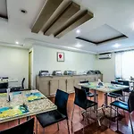 Oyo 6422 Luxor Park