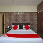 Oyo 8587 Dwell Suites