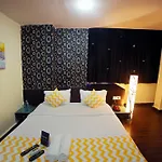 Fabhotel M Hotel