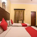 Oyo 840 Apartment Near Gvk Mall