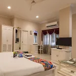Fabhotel Raj International