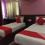 Oyo 382 Madhura Inn