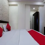 Oyo 16539 Grand Sandarshini Inn