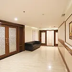 Capital O Hotel Surabhi Elite Near Miraj Cinemas - Shalini Shivani