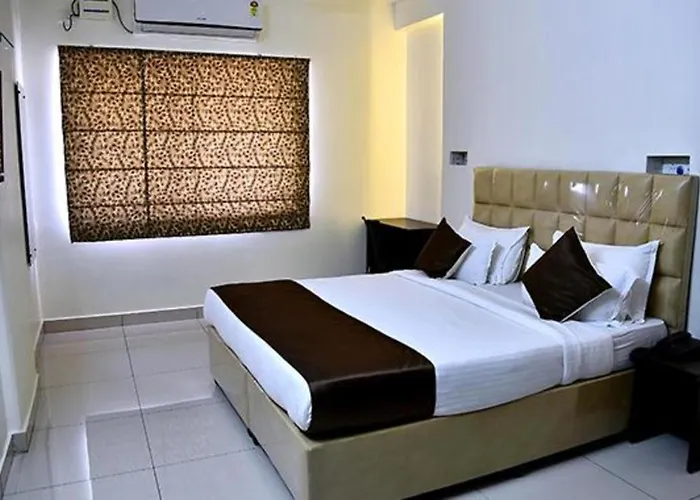 Fabhotel Eminent Suites