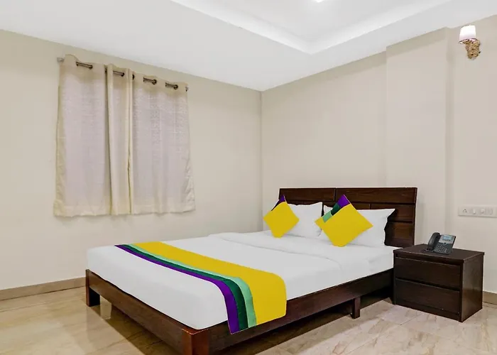 OYO 10595 Hotel Mirras