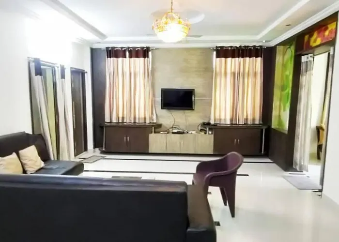 9 Bhk Entire Building In Kphb With Free Parking