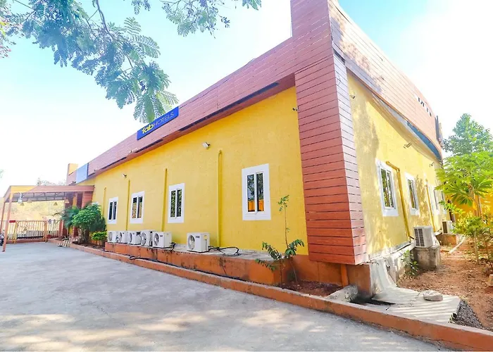 Fabexpress Airport Stay Inn - Nr Hyderabad International Airport, Shamshabad