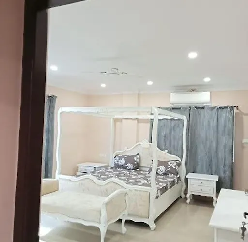 4-Bedroom Elegant And Spacious Ac Apartment Only For Families, Prime Location, Just 100M From Main Road!