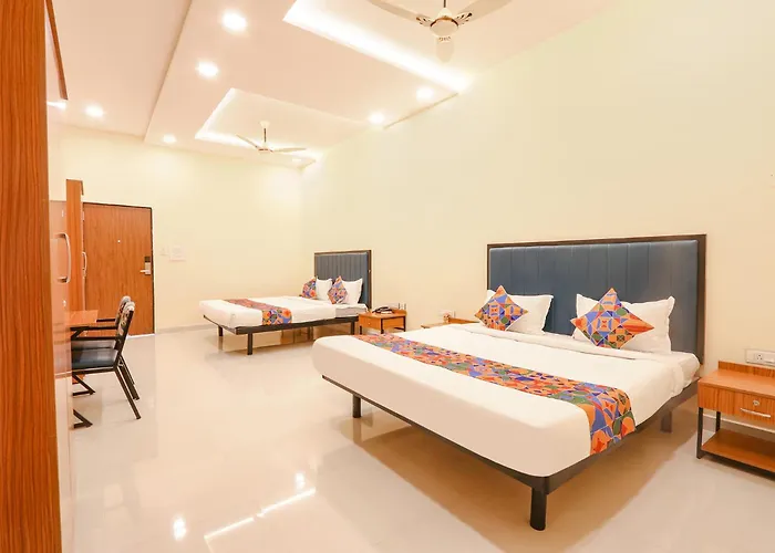 Fabhotel Mint Park - Nr Nmims College