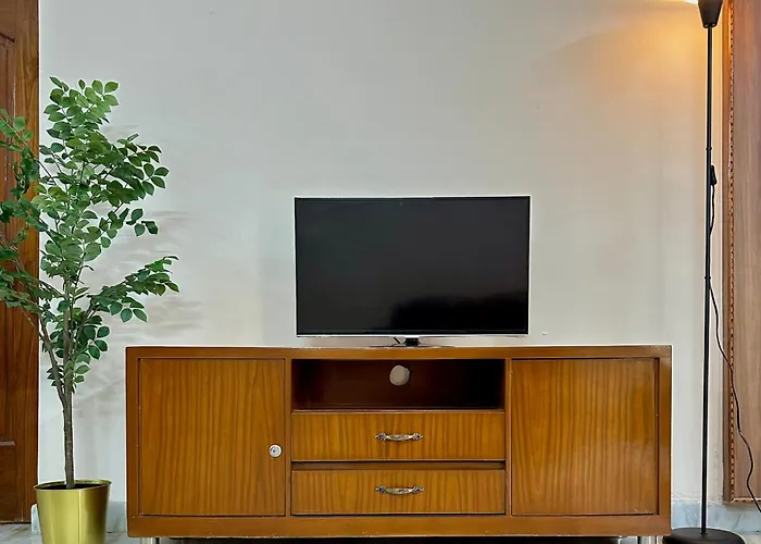 Upscale 2Bhk In Downtown Hyderabad