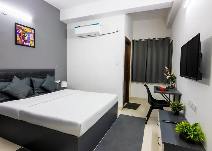 Housr 43 Dlf Gachibowli