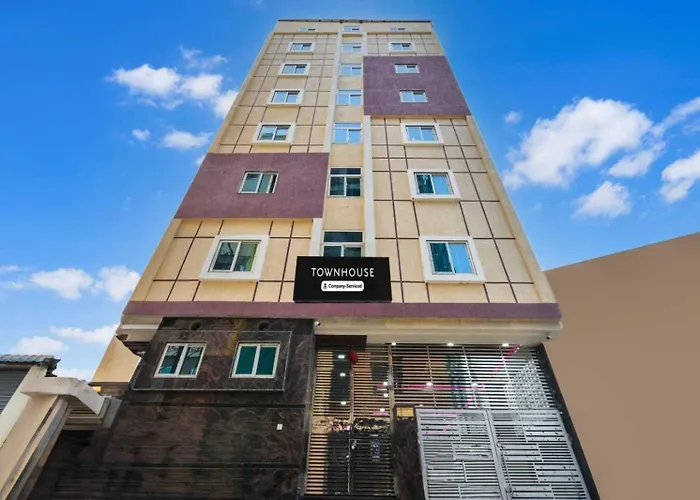 Super Townhouse Kokapet Near Gar