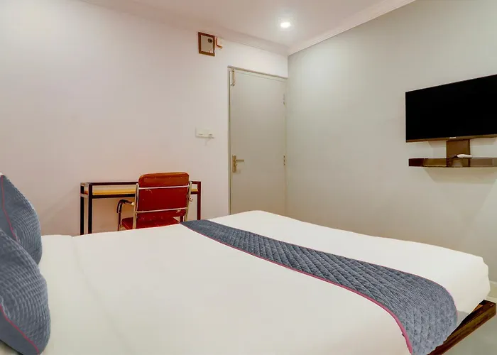 Super Townhouse Sr Nagar Rcc Premier