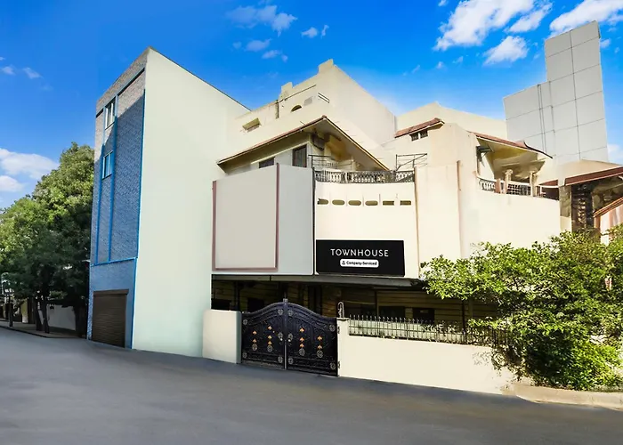 Super Townhouse Townvilla Guesthouse