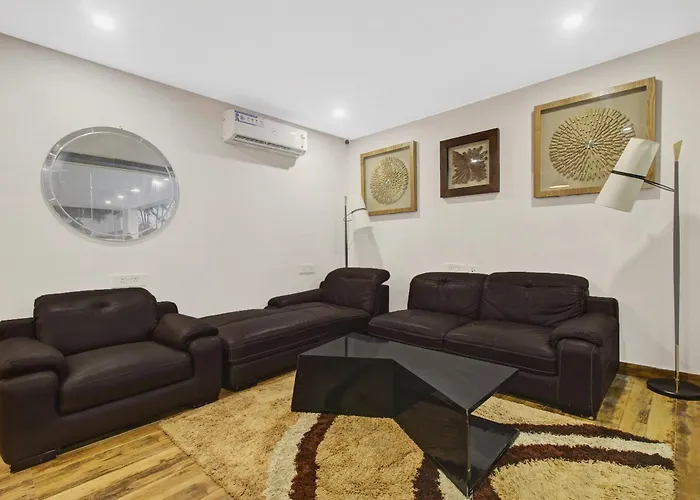 Super Townhouse Oak Hitec City Near Image Hospital