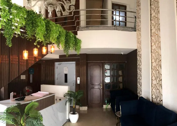 Blossoms Rooms Hotel Br Heights- Banjara Hills
