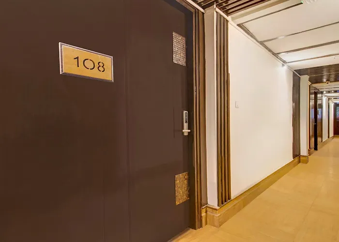 Hotel O Oak Whiteridge Near L.V Prasad & Basava Tharakam Hospital Banjara Hills