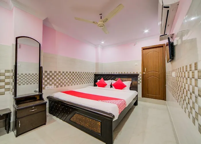 Oyo 35856 Padma Residency