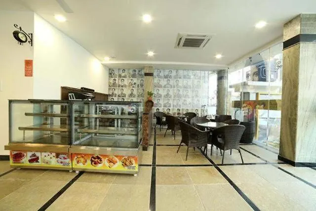 La Riviera Suites