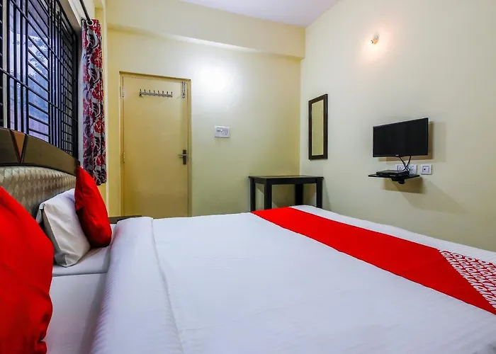 Oyo 65476 Durga Homes