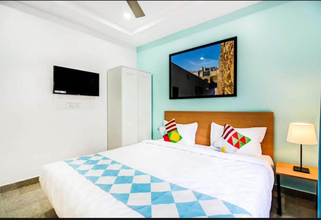 Capital O 76170 Mayukha Hotel