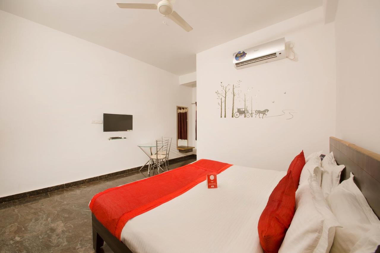 Oyo 9936 Elite Hotel 3*