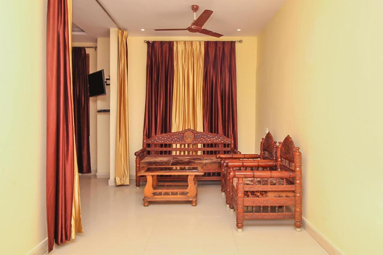 Oyo 7343 Al Shareef Palace 3*