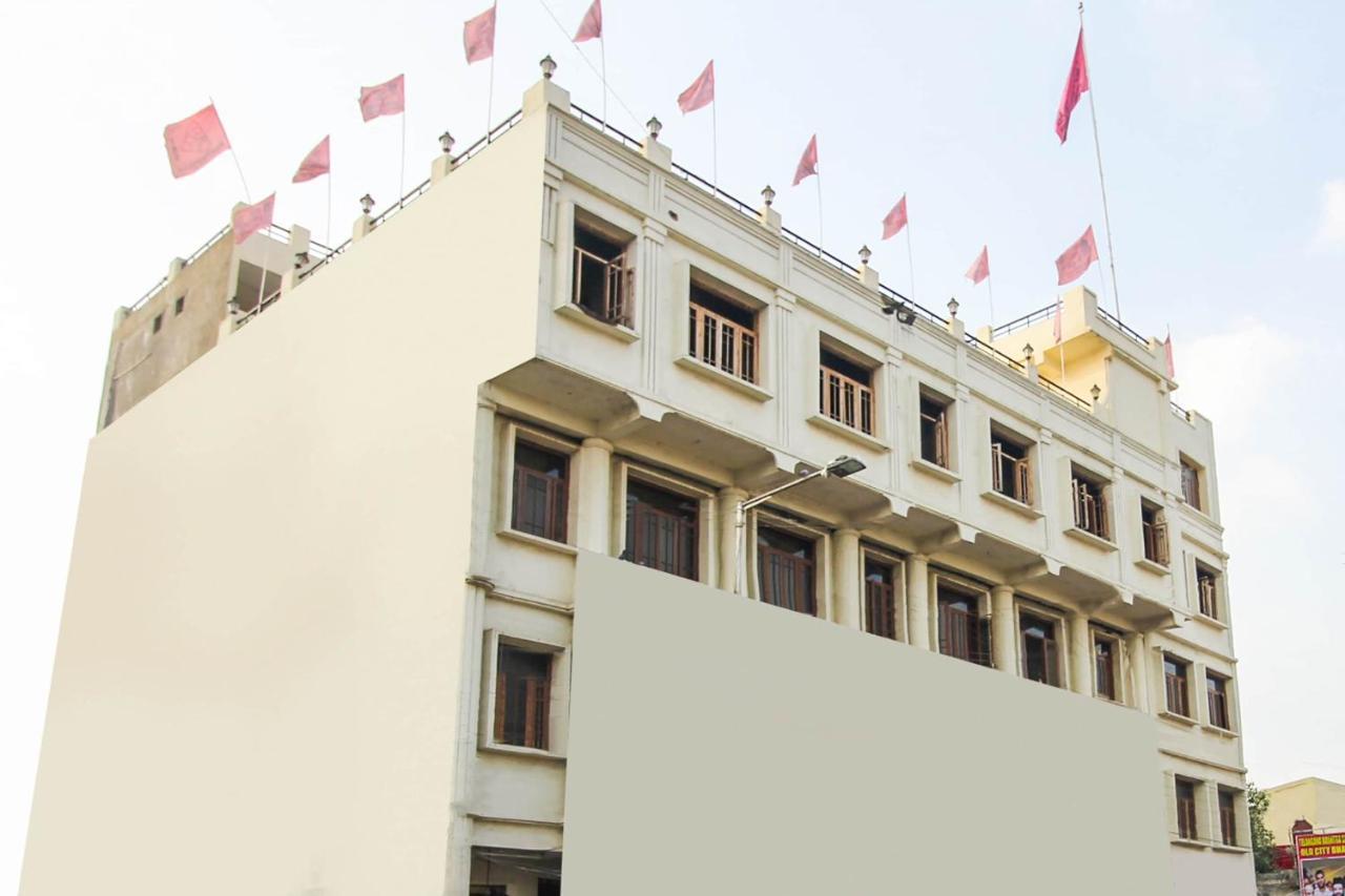 Hotel Oyo 7343 Al Shareef Palace Hyderabad