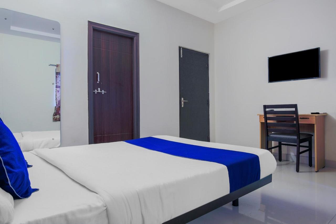 Hotel Oyo Silverkey 74581 Nallagandla 3*