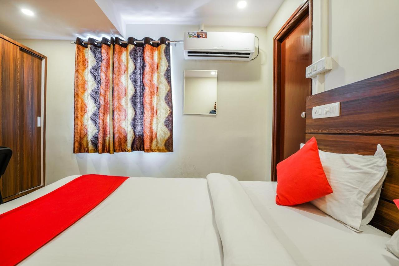 Oyo 588 Kmr Hospitality Services Hotel