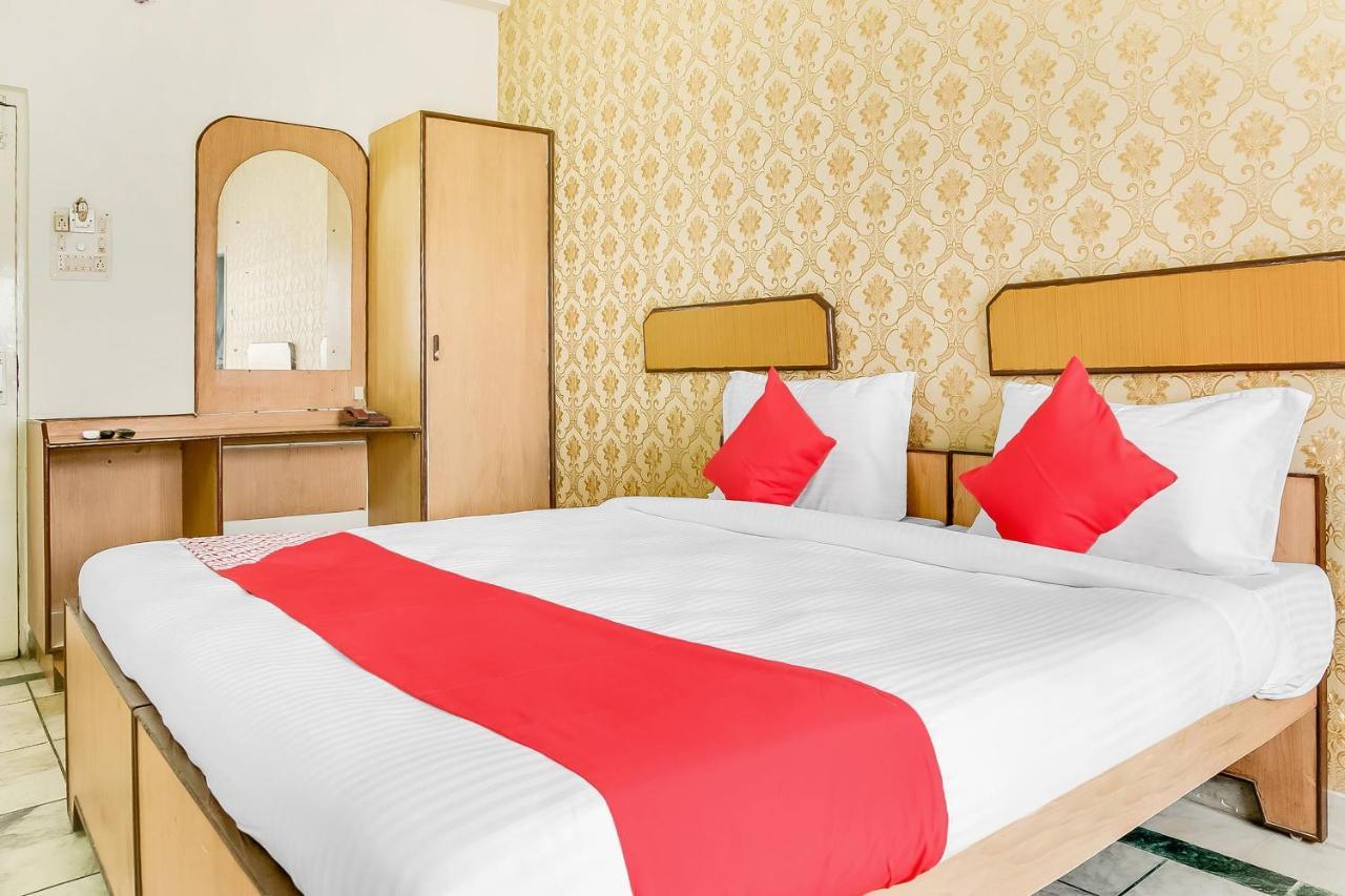 Oyo 47645 Sai Vinayak Boarding And Lodging 3* Hyderabad