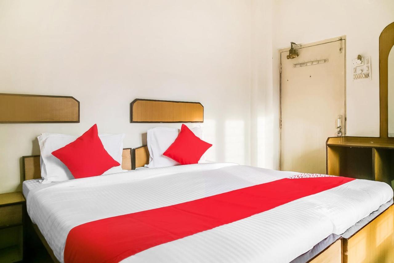 Oyo 47645 Sai Vinayak Boarding And Lodging Hotel 3*